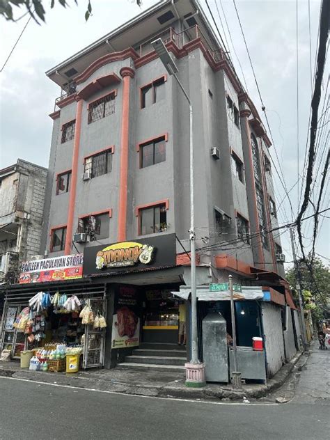 Rooms available at Affordable Transient Room in Pasay .